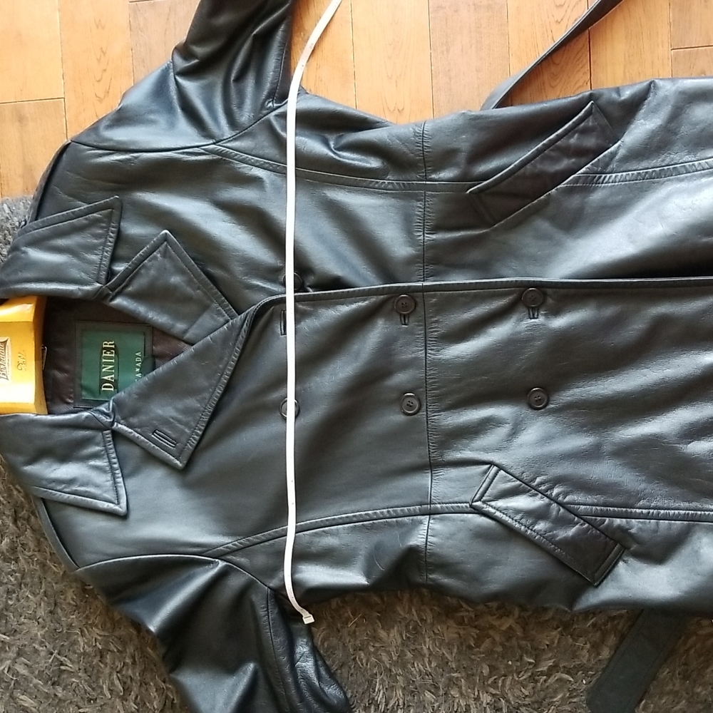Leather jacket - Picture 10 of 10
